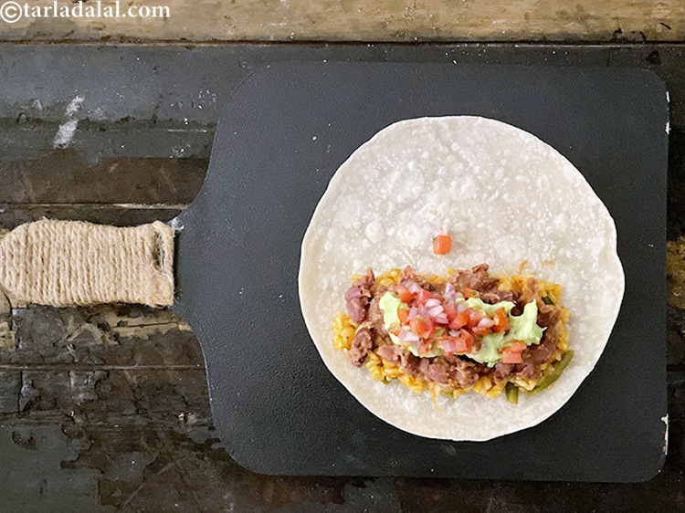 Step 122 – <p>Add 1 tbsp of uncooked salsa.</p>