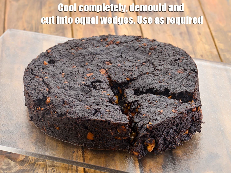 Step 13 – <p><span style="background-color:rgb(255,255,255);color:rgb(0,0,0);"><strong>Cool completely</strong>, demould and cut into equal wedges. Use as required.</span></p>