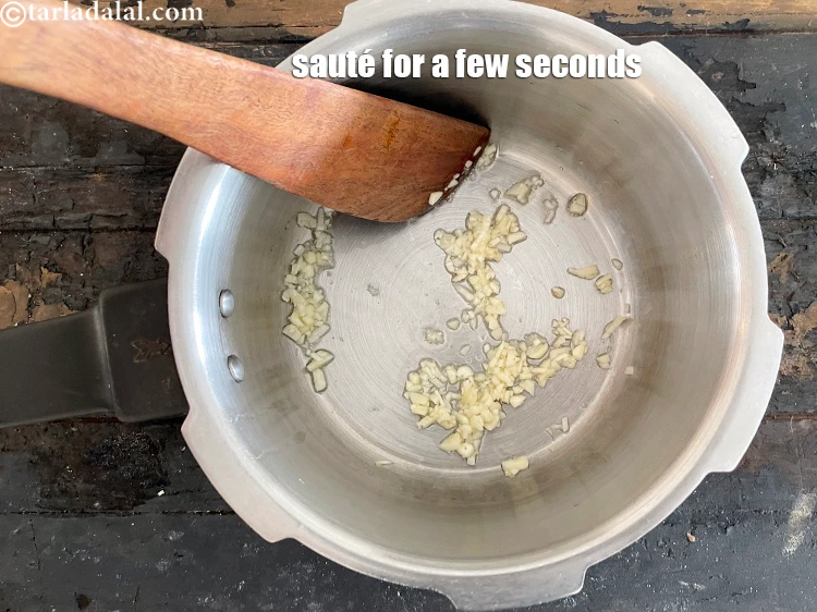 Step 10 – <p>Sauté on a medium flame for a few seconds.</p>