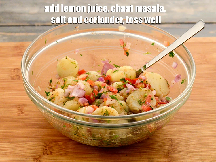 Step 10 – <p>Add the 1 1/2 tsp <a href="https://www.tarladalal.com/glossary-lemon-nimbu-428i#ing_2754"><u>lemon juice</u></a>. Also, add 1 tsp <a href="https://www.tarladalal.com/glossary-chaat-masala-300i"><u>chaat masala</u></a> …