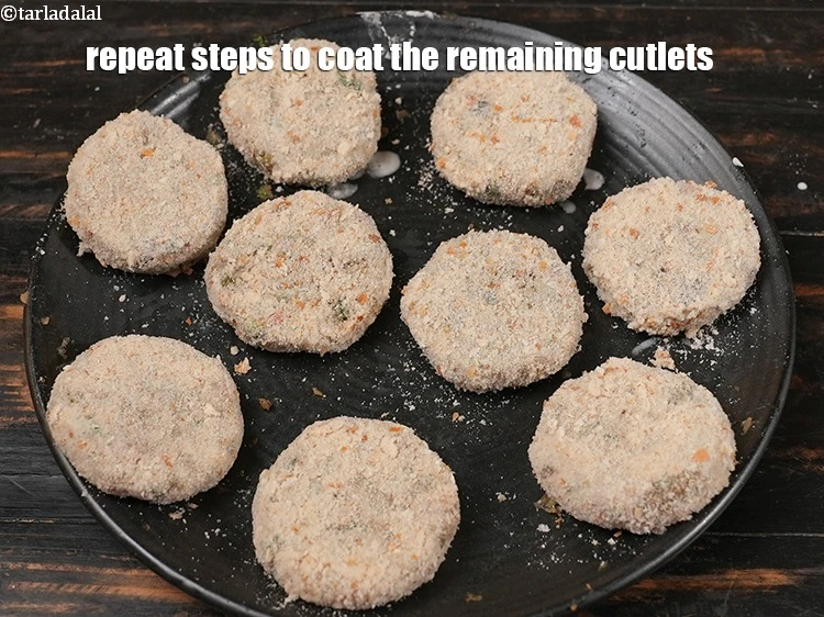 Step 35 – <p>Repeat steps to coat the remaining cutlets.</p>