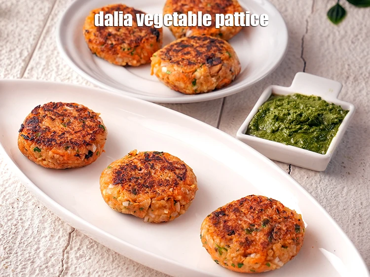 Step 57 – <p>Serve&nbsp;<strong>broken wheat and paneer patties</strong> hot with green chutney.</p>