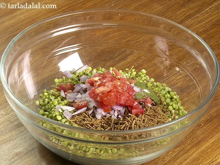 Step 7 – <p>Add 2 tbsp finely <a href="https://www.tarladalal.com/glossary-tomatoes-tamatar-639i#ing_2361"><u>chopped tomato</u></a>.</p>