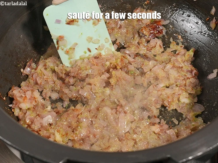 Step 13 – <p>Sauté for a few seconds.</p>