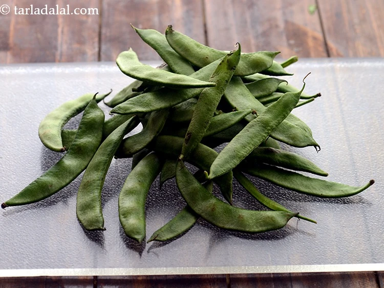 Step 2 – <p>To make&nbsp;<strong>valor muthia nu shaak | valor papdi muthia sabzi | Gujarati valor papdi nu …