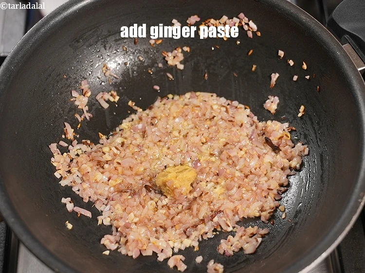 Step 17 – <p>Add ½ tsp <a href="https://www.tarladalal.com/glossary-ginger-paste-adrak-ki-paste-457i">ginger (adrak) paste</a>.</p>