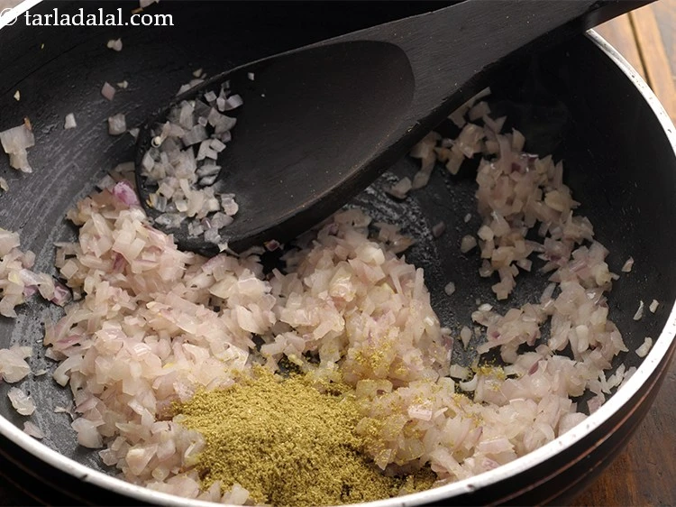 Step 14 – <p>Add the coriander-cumin seeds powder</p>