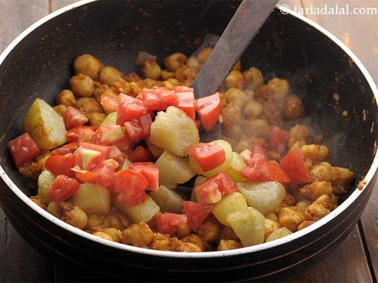 Step 24 – <p>Also, add tomatoes.</p>