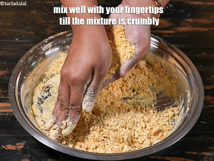 Step 6 – <p>Mix well with your fingertips till the mixture is crumbly.</p>