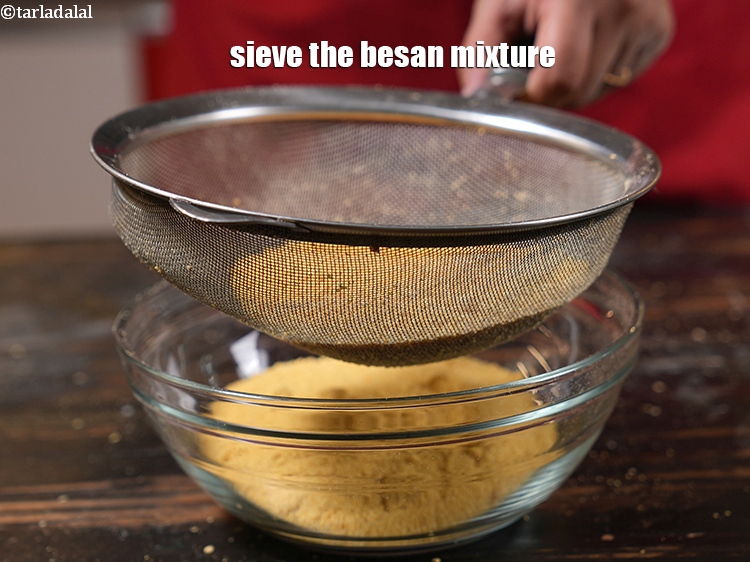 Step 8 – <p>Sieve the gram flour mixture.</p>