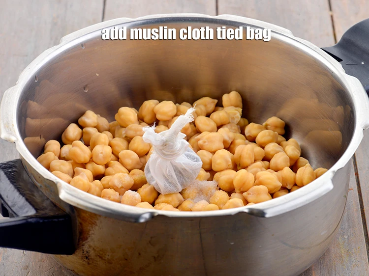 Step 9 – <p>Add the muslin cloth tied bag.</p>