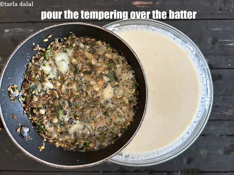 Step 22 – <p>Pour the tempering over the batter.</p>