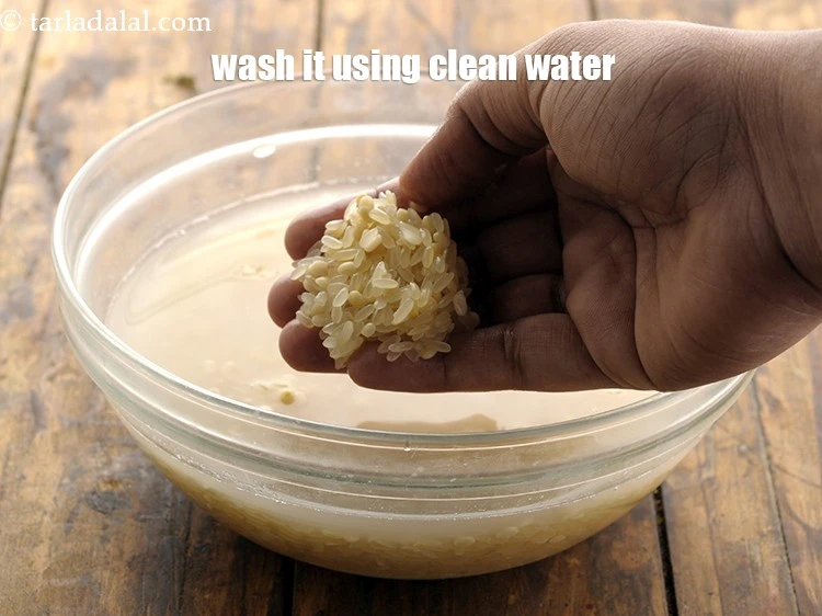 Step 4 – <p><strong>Wash</strong> it using clean water.&nbsp;&nbsp;</p>