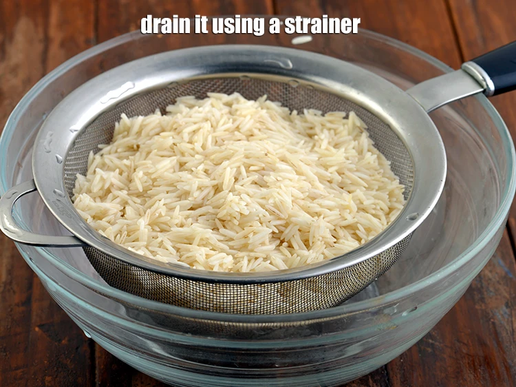 Step 9 – <p><span style="background-color:rgb(255,255,255);color:rgb(0,0,0);">Drain and keep aside.</span></p>