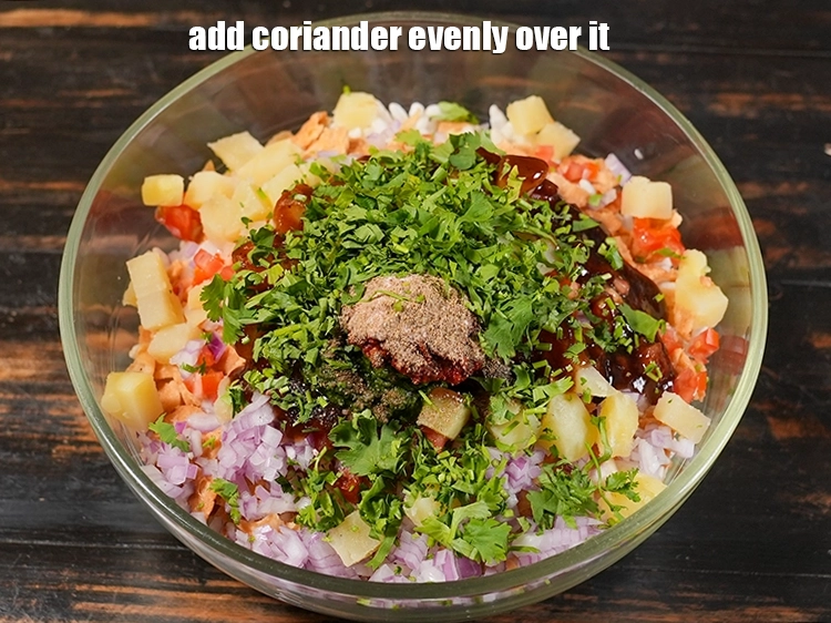 Step 11 – <p>Add ½ tbsp of <a href="https://www.tarladalal.com/glossary-coriander-dhania-kothmir-369i#ing_3500"><u>finely chopped coriander</u></a> evenly over it.</p>