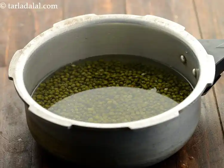 Step 7 – <p>Add 1½ cups of water.</p>