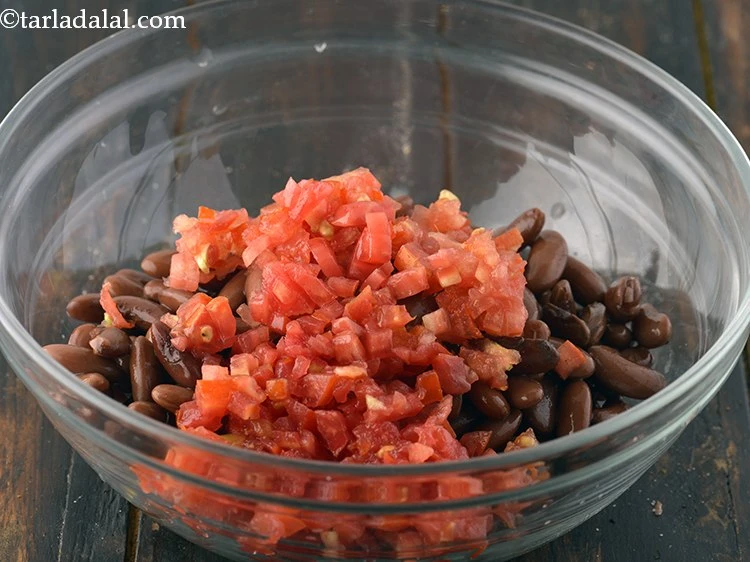 Step 10 – <p>Add chopped tomatoes.&nbsp;</p>