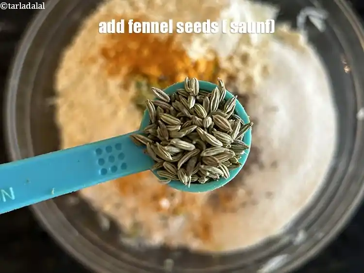 Step 10 – <p>Add&nbsp;1 tsp&nbsp;<strong>fennel seeds.</strong></p>
