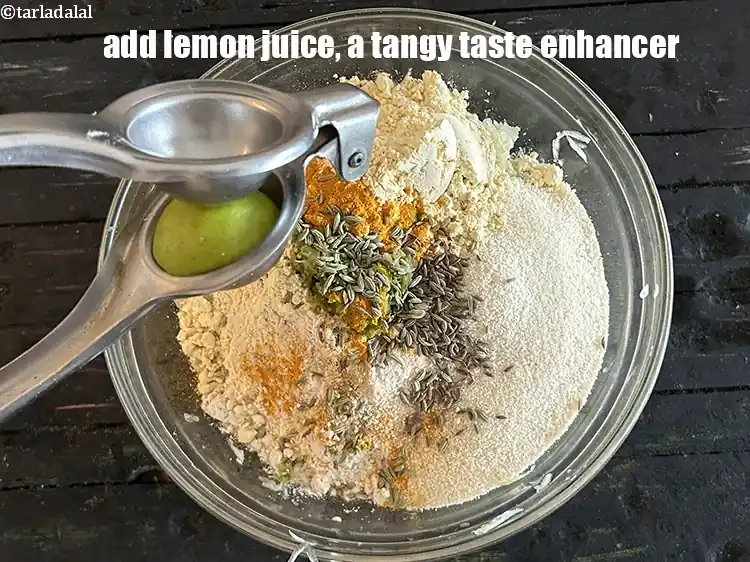 Step 11 – <p>Add 1 tsp&nbsp;<a href="glossary-lemon-juice-numbi-ka-ras-nimbu-ka-juice-471i">lemon juice</a>, a tangy taste enhancer.</p>