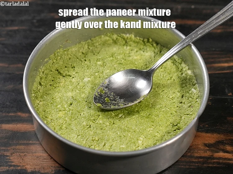 Step 29 – <p>Spread the paneer&nbsp;mixture gently over the kand mixture.</p>