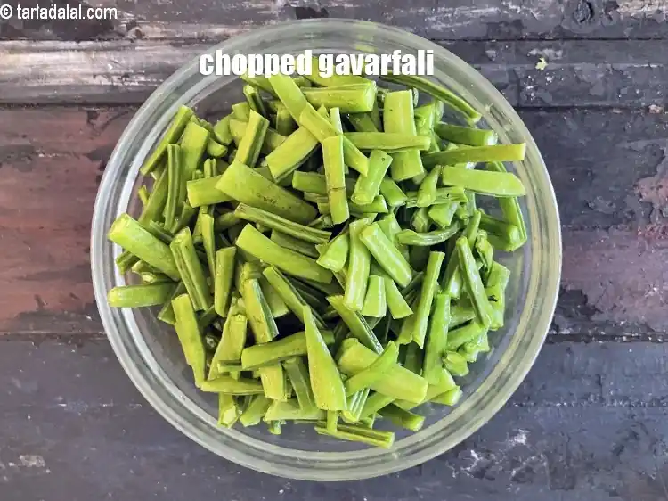 Step 7 – <p>Gavarfali is washed and chopped.</p>