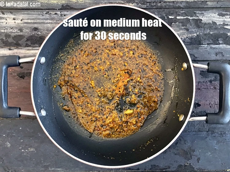 Step 17 – <p>Sauté on a medium flame for 30 seconds.</p>
