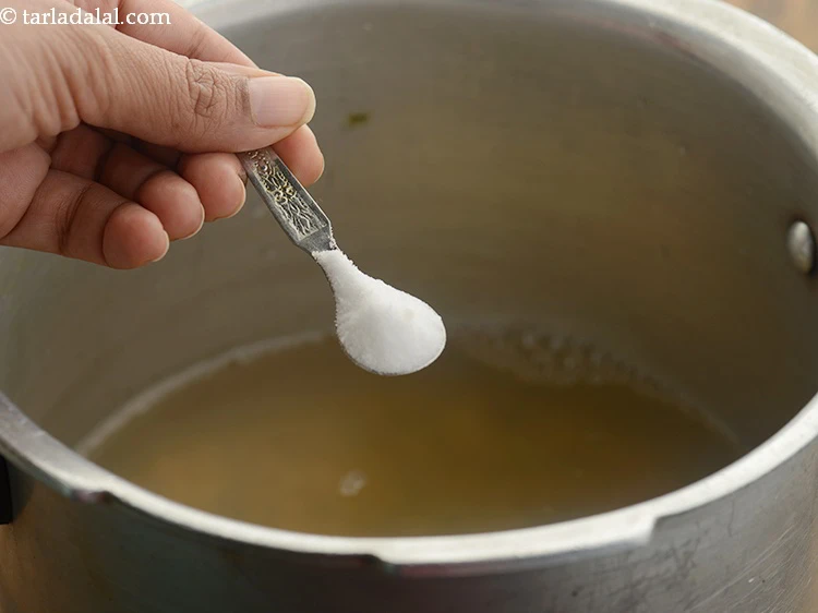 Step 30 – <p>Add 4 cups of water and salt.</p>