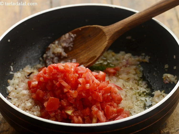 Step 42 – <p>Add tomatoes. Make use of red ripe tomatoes.</p>