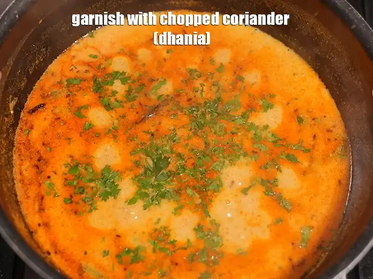Step 46 – <p><span style="background-color:rgb(255,255,255);color:rgb(0,0,0);">Garnish with the </span><a href="https://www.tarladalal.com/glossary-coriander-dhania-kothmir-369i#ing_2365"><u>chopped coriander (dhania)</u></a>.</p>