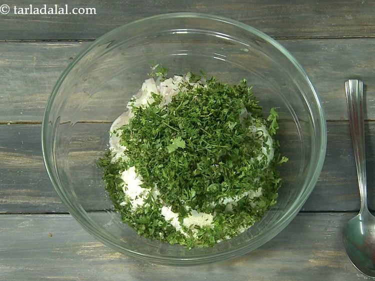 Step 12 – <p>Add finely chopped coriander.</p>