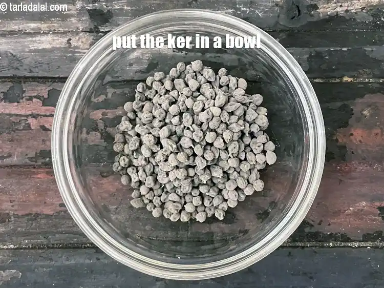 Step 4 – <p>Put 1/4th&nbsp;cup ker berries in a bowl.</p>