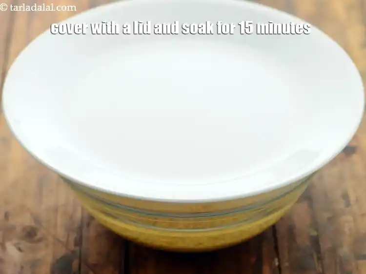 Step 5 – <p>Cover with a lid and soak for 15 minutes.</p>