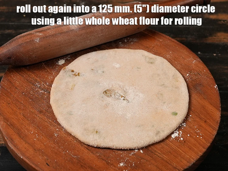 Step 16 – <p><span style="background-color:rgb(255,255,255);color:rgb(0,0,0);">Roll out again into a 125 mm. (5") diameter circle using a little </span><a …