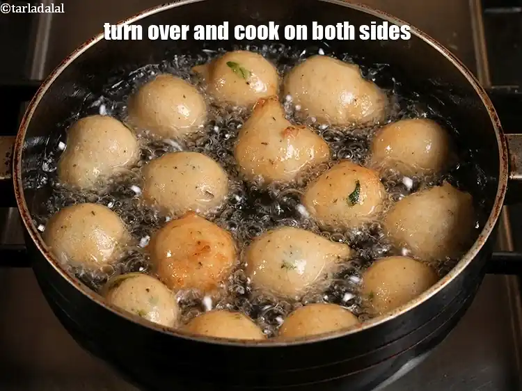 Step 17 – <p><span style="background-color:rgb(255,255,255);color:rgb(0,0,0);">Turn over and cook on both sides. Cook on a low medium flame or …