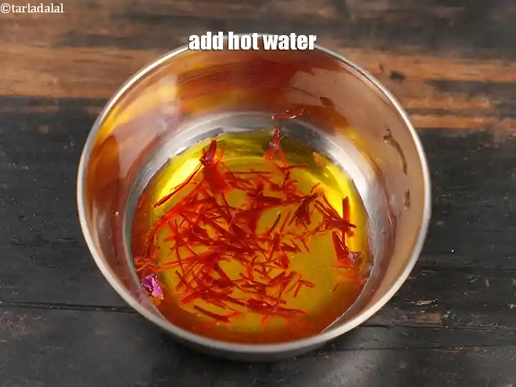 Step 11 – <p>Add 1 tsp hot water.</p>