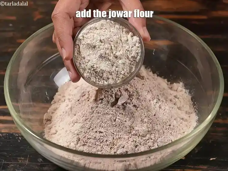 Step 15 – <p>Add 1/4 cup <a href="https://www.tarladalal.com/glossary-jowar-flour-jowar-ka-atta-white-millet-flour-sorghum-flour-483i"><u>jowar (white millet) flour</u></a><u>. </u><span style="background-color:rgb(255,255,255);color:rgb(0,0,0);">Also, you can make use of …