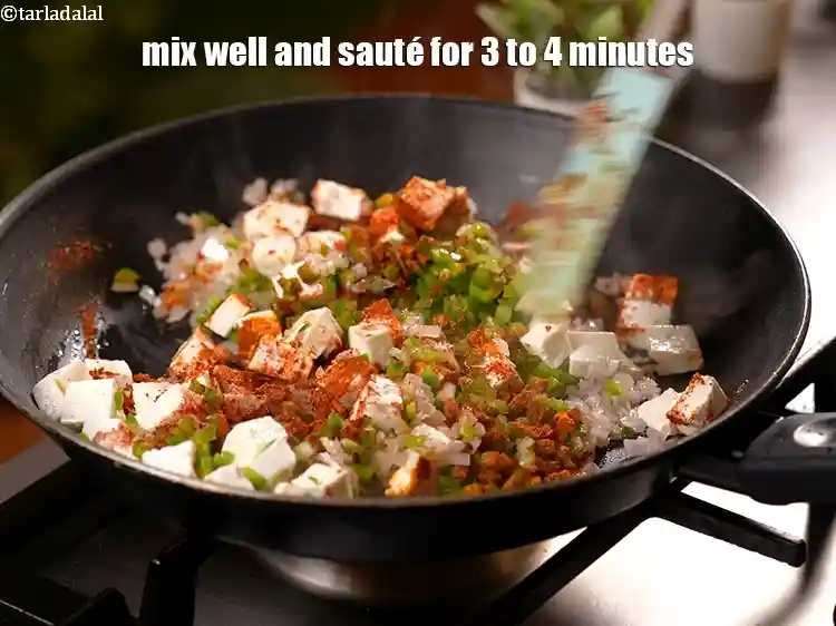 Step 13 – <p>Mix well and sauté for 3 to 4 minutes.</p>
