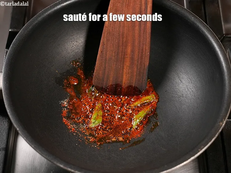 Step 21 – <p>Sauté for a few seconds.</p>