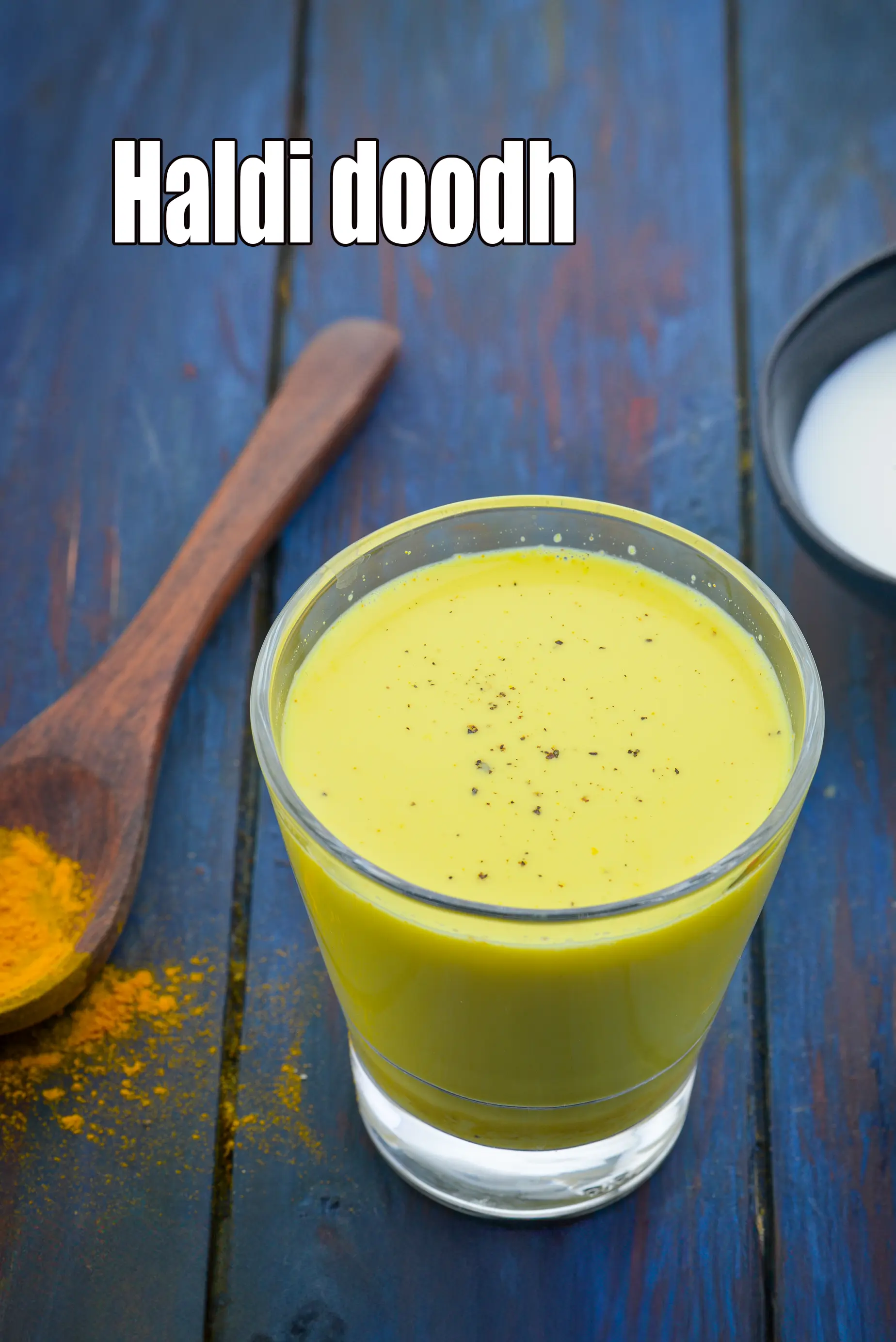 haldi doodh recipe | hot turmeric milk for cold and cough | healthy golden milk for winter | haldi wala doodh |