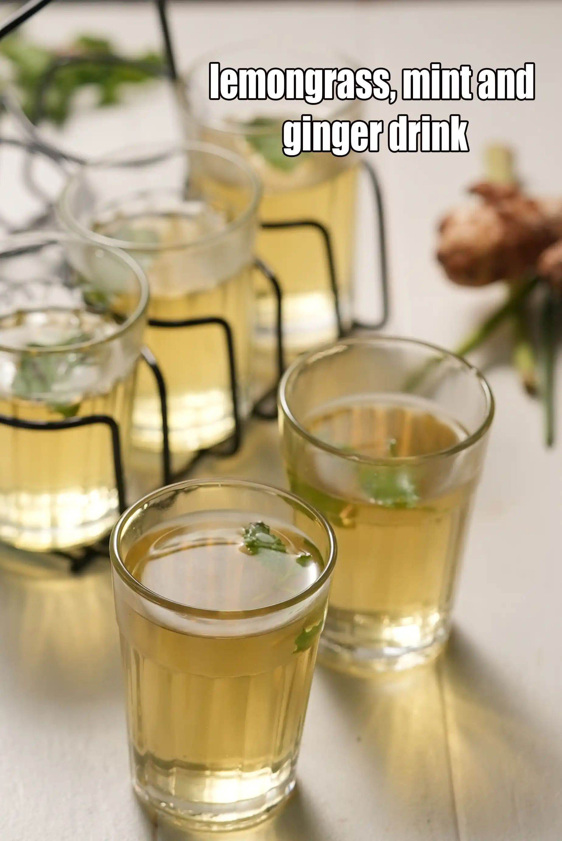 lemongrass, mint and ginger drink | detox lemongrass, mint and lemon water | lemongrass, ginger and lemon tea |