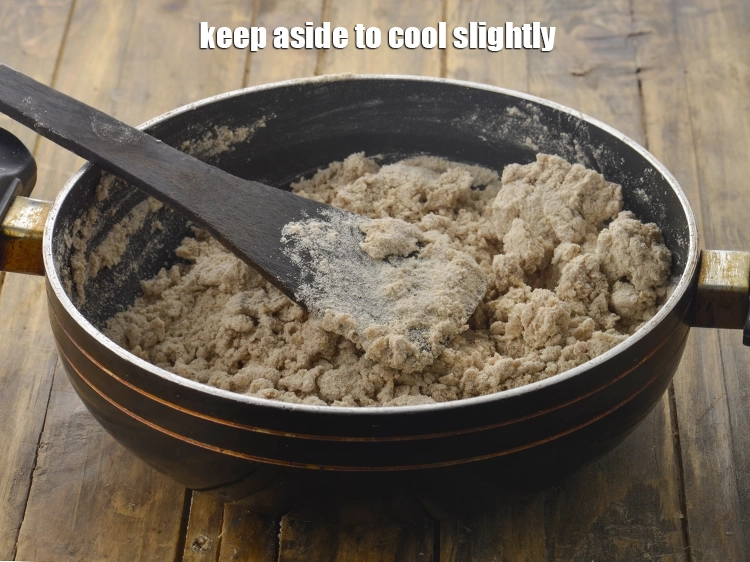 Step 4 – <p>થોડું ઠંડુ થવા માટે બાજુ પર રાખો.</p>