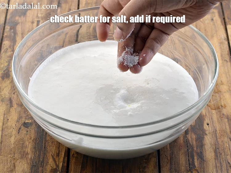 Step 33 – <p>બેટરમાં મીઠું છે કે નહીં તે તપાસો. તમારી પસંદગી મુજબ બેટરમાં મીઠું નાખો. સારી રીતે …