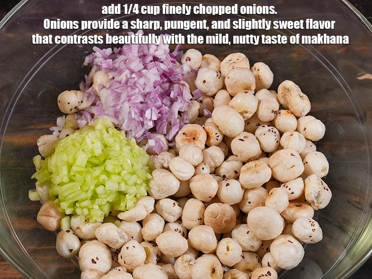 Step 4 – <p style="margin-left:0px;">૧/૪ કપ બારીક સમારેલી ડુંગળી ઉમેરો. ડુંગળીનો સ્વાદ તીખો, તીખો અને થોડો મીઠો હોય …