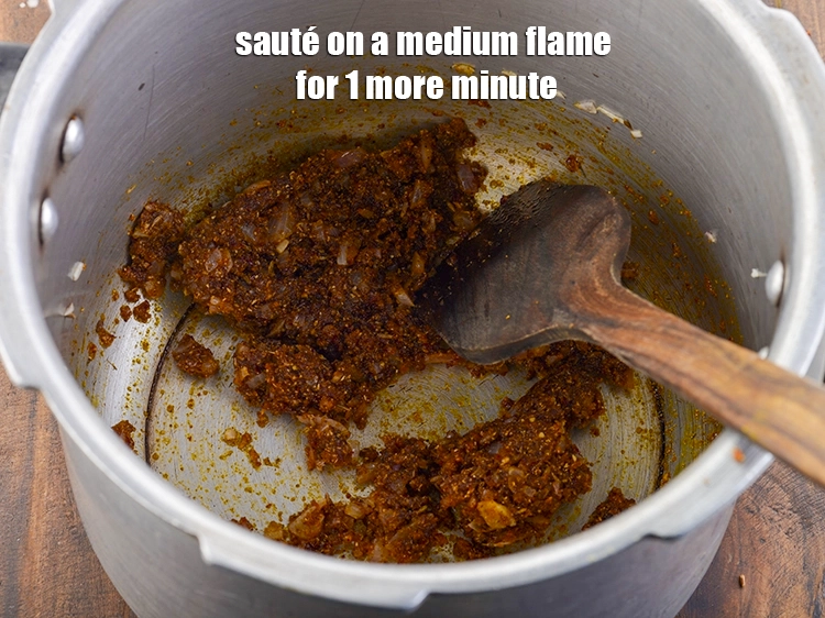 Step 16 – <p>મધ્યમ તાપ પર વધુ ૧ મિનિટ સાંતળો. Sauté on a medium flame for 1 more …