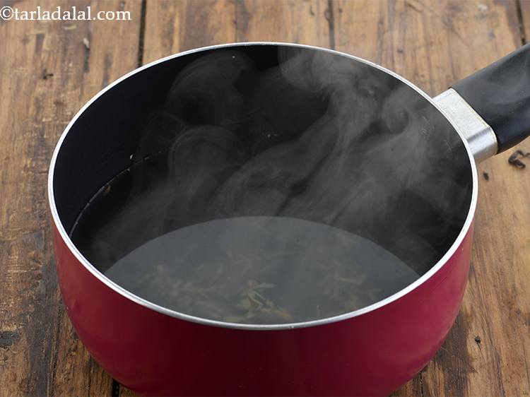Step 19 – <p>તેને લગભગ ૩ મિનિટ સુધી ઉકાળો. Boil it for about 3 minutes.</p>