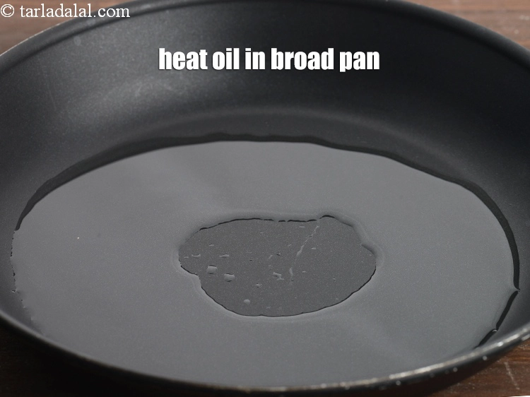 Step 1 – <p>મુંબઈ રોડસાઇડ વડાપાંવ રેસીપી માટે, ચાલો વડા માટે મસાલેદાર બટાકાની ભરણ બનાવવાથી શરૂઆત કરીએ. તે …