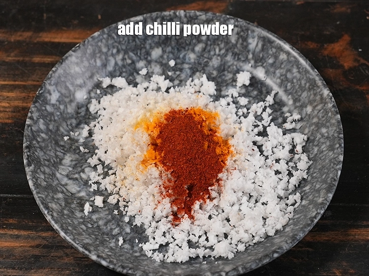 Step 4 – <p>મરચાંનો પાવડર ઉમેરો. Add chilli powder.</p>