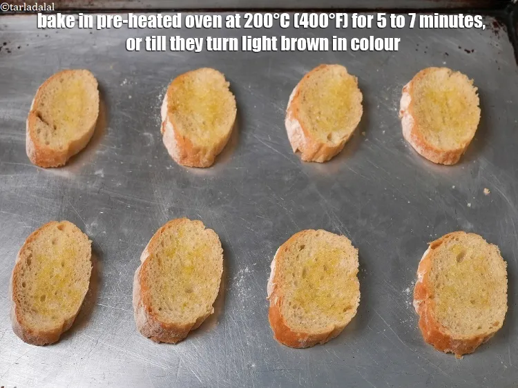 Step 3 – <p>પહેલાથી ગરમ કરેલા ઓવનમાં 200°C (400°F) પર 5 થી 7 મિનિટ માટે અથવા તે આછા …