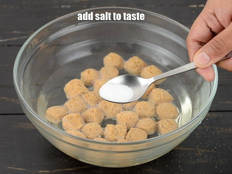 Step 3 – <p><span style="background-color:rgb(255,255,255);color:rgb(0,0,0);">સ્વાદ પ્રમાણે મીઠું ઉમેરો.</span></p>