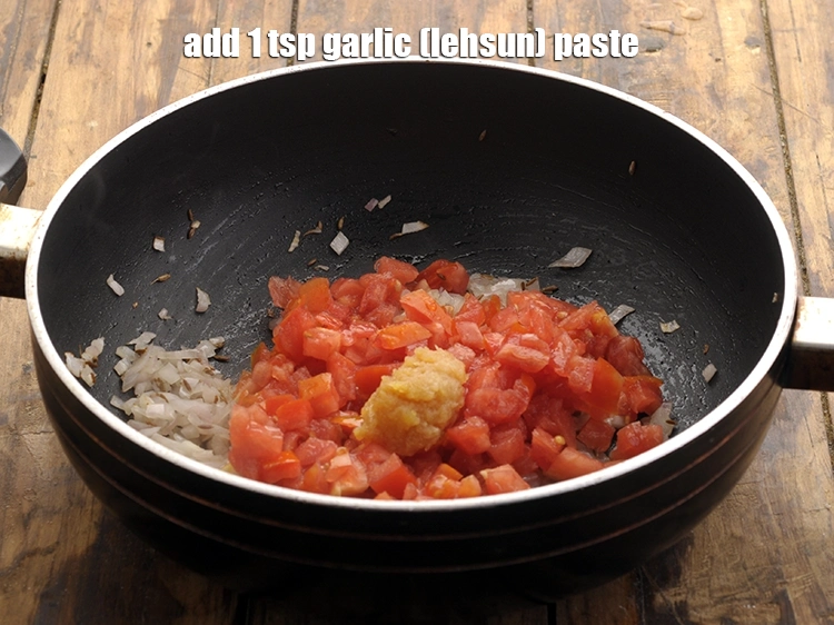 Step 22 – <p style="margin-left:0px;">લસણની પેસ્ટ ઉમેરો. હું તમને બાજરાની ખીચડી માટે તાજી પીસેલી પેસ્ટનો ઉપયોગ કરવાનું સૂચન …